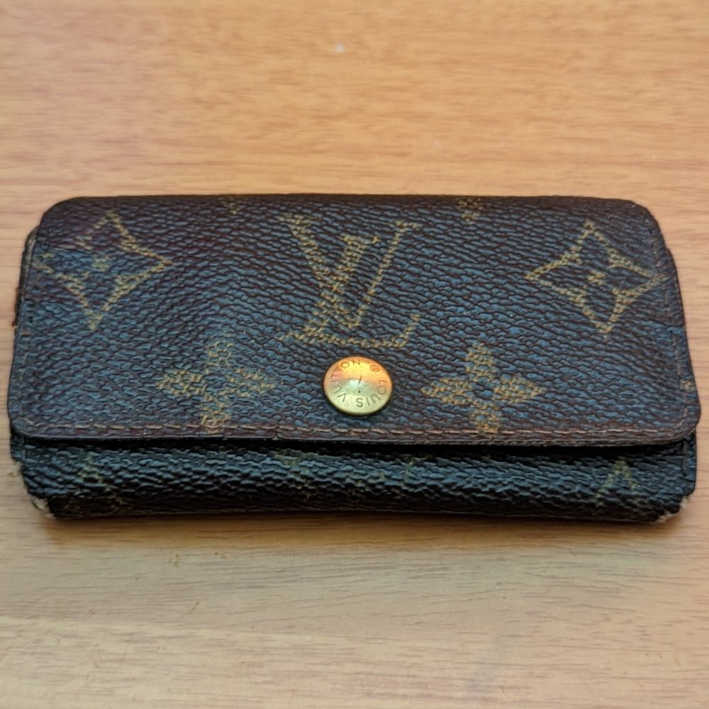 Louis Vuitton Monogram Key Holder/Wallet #1594***